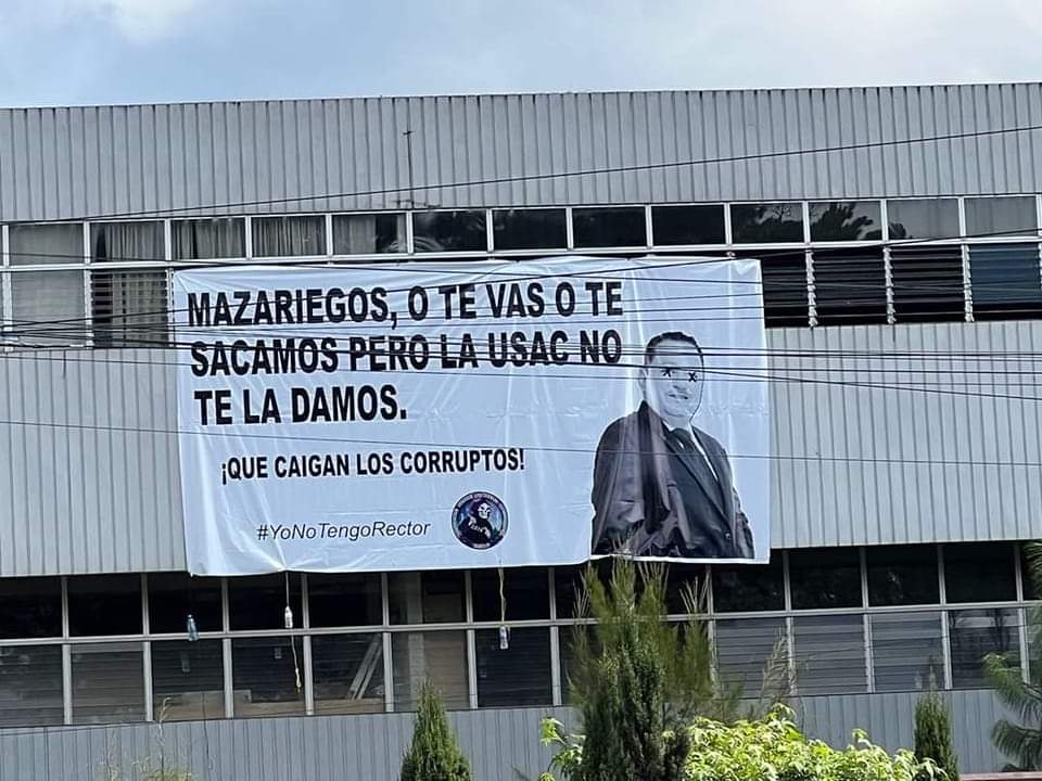 Recuerden que para el CSU y Mazariegos repetir elecciones de la USAC es aceptar que son corruptos y no darán su brazo a torcer a no ser que a presión (huevos y ovarios) los obliguemos,  LA DEFENSA DE LA USAC ES DIGNA; se logrará pero no será suficiente la toma de instalaciones.