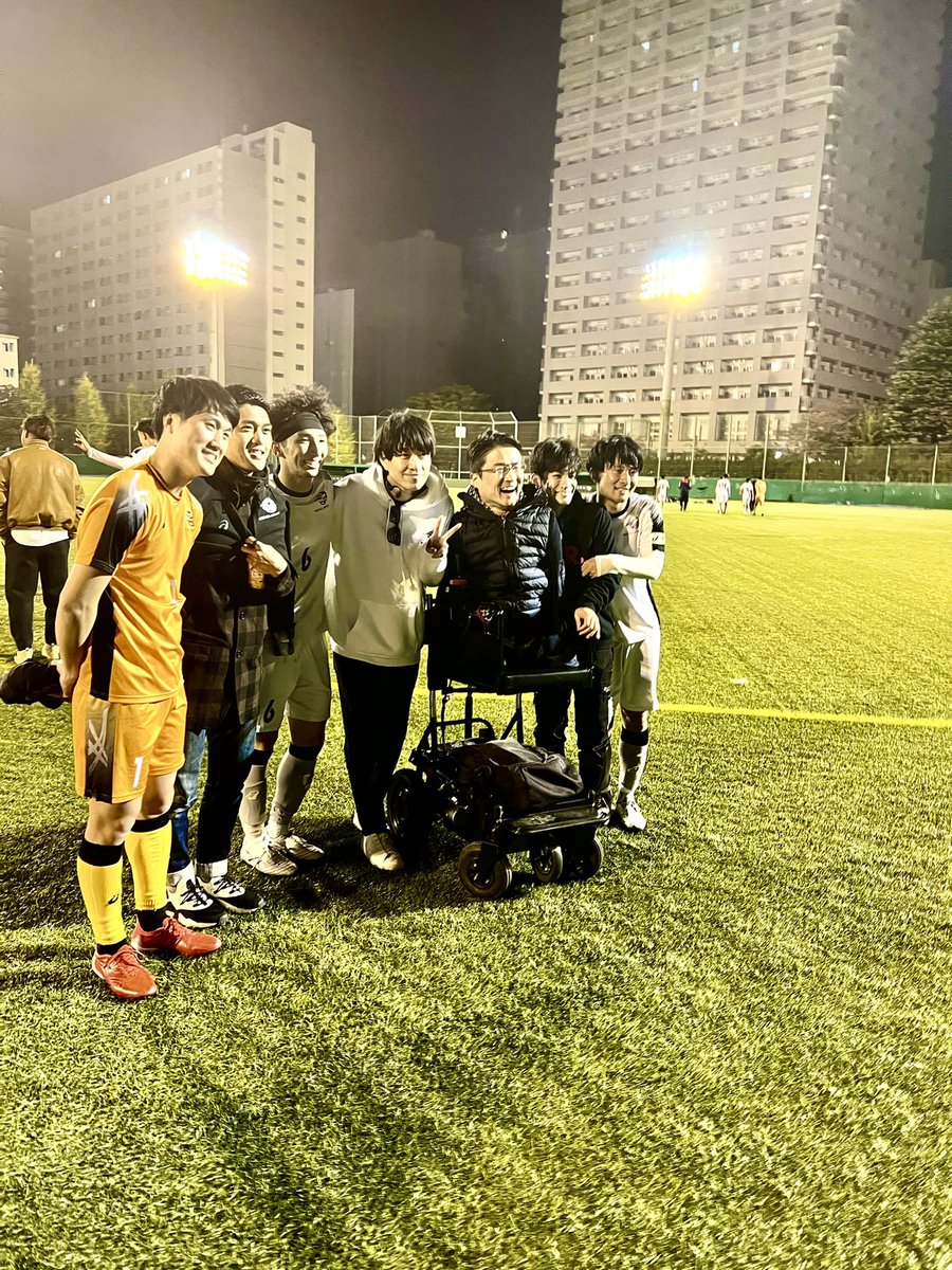 最終節、4-0で勝利。

全日程を終了して暫定１位。残り試合の多い他チームの結果次第で昇格が決まります。

まずは一年間ありがとうございました＆選手のみなさん、お疲れさまでした！！

#サッカー社会人リーグ２部
#EdoAllUnited