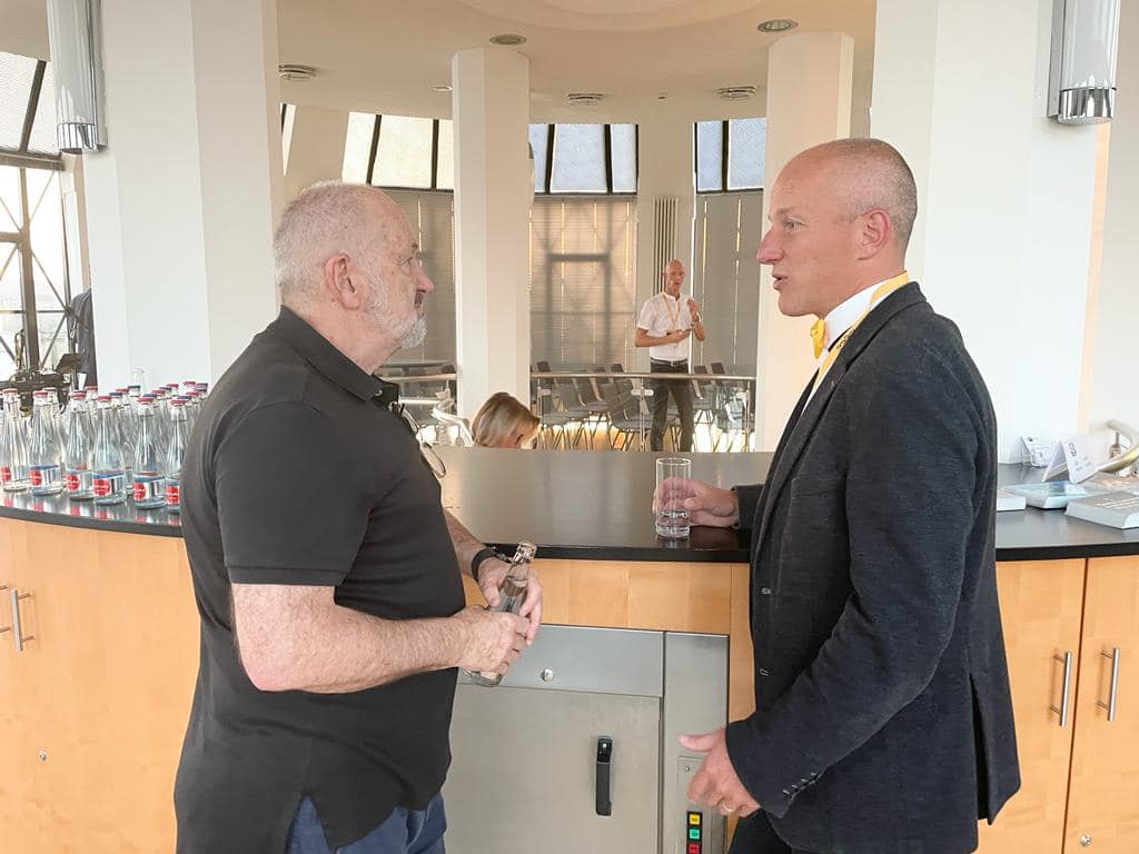 predvyber_cz's tweet photo. Na tw ho nenajdete, ale instagram má plný fotek z cest! Cestovatel a fotograf #JiříKolbaba byl hvězdou našeho letos posledního #HRworkshop'u. Doufáme, že jste si ho užili - a sledovat ho můžete na https://t.co/QgZ3JvnKny https://t.co/JNxrAEN1h3