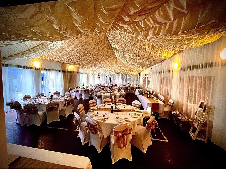 MineheadRfc's tweet image. ⚪️⚫️Weddings at MBRFC⚪️⚫️ Bet you didn’t realise our hall could be transformed into this! hold your wedding reception  here at MBRFC? We have the perfect location with large hall, 2 bars &amp;amp; parking. Selected dates still avail for 2023. #mineheadbarbarians #rugbyclub #weddingvenue