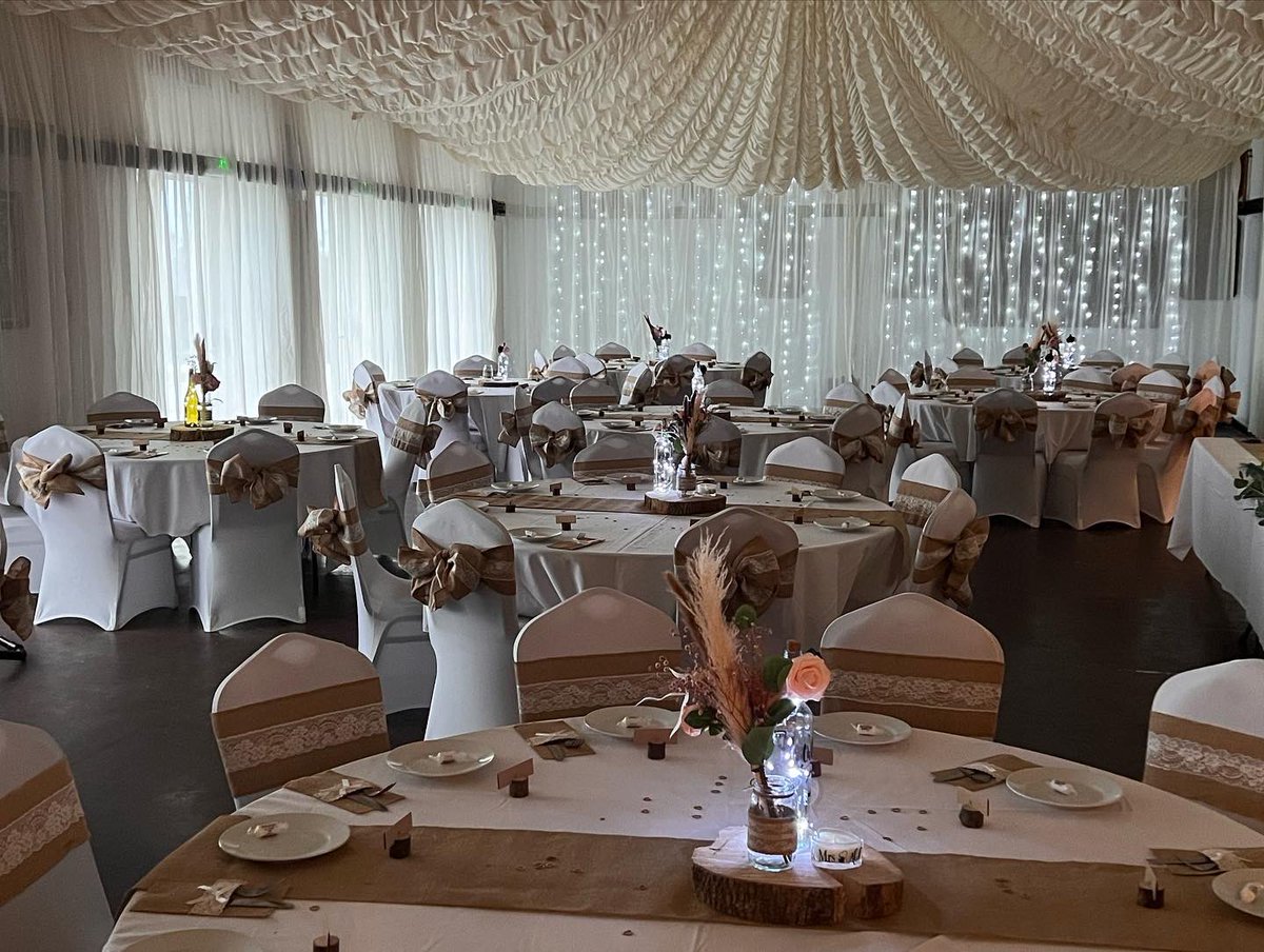MineheadRfc's tweet image. ⚪️⚫️Weddings at MBRFC⚪️⚫️ Bet you didn’t realise our hall could be transformed into this! hold your wedding reception  here at MBRFC? We have the perfect location with large hall, 2 bars &amp;amp; parking. Selected dates still avail for 2023. #mineheadbarbarians #rugbyclub #weddingvenue