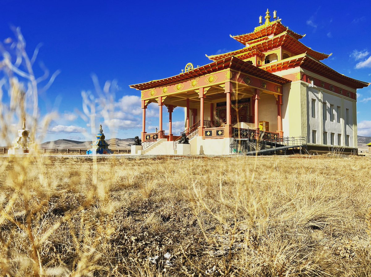 RadioAndKo's tweet photo. Yangazhinsky datsan located in Buryatia (Russia) ☸️🙏⛩️ https://t.co/ovk8x1ISnM