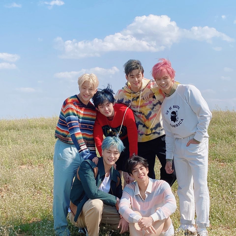 jinwoopudding's tweet photo. 200515 #JINST (3) [3/3]
"1st Look Behind❤️"

🔗https://t.co/YJTQDEpF5J

ᴖᴥᴖ 
#아스트로 #ASTRO #진진 #JINJIN #ジンジン #朴真佑 @offclASTRO https://t.co/VOOF6tSwrV
