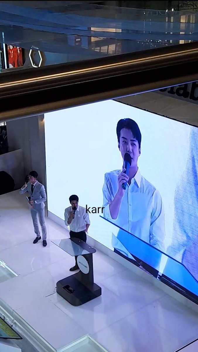 Karramelloo's tweet photo. Fancam sehun diacara whitelab ๐ฃโค๏ธ
#Sehun #SehunxWhitelab #ScientistGanteng @weareoneEXO https://t.co/UbDxDVYFhG