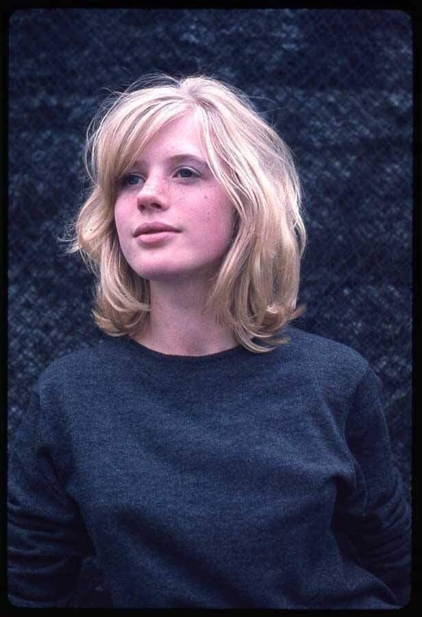 USAS_WW1's tweet image. Who is this?
Goldie Hawn
Pattie Boyd
Twiggy
Marianne Faithfull
#Celebrities #1960s #models #Legends #tvtime