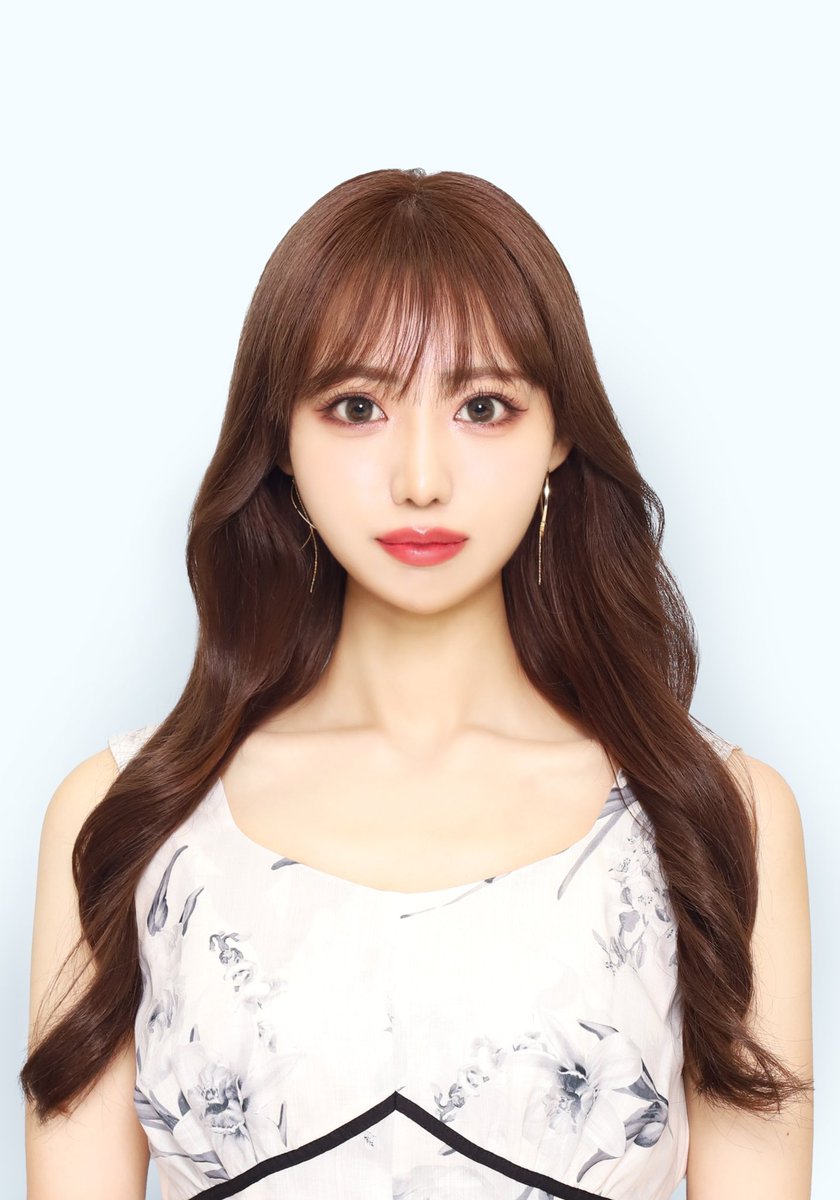 mochi_mochi_kr's tweet photo. 韓国証明写真が撮られる『MJ PHOTO STUDIO』が名古屋でPOPUP STORE開催するらしい📷💖高島屋で11/16から始まるみたい！��前予約もできるらしい！名古屋の人は行ってみて〜✨ https://t.co/dhVs9ETBOc https://t.co/eZM4ePOYZD