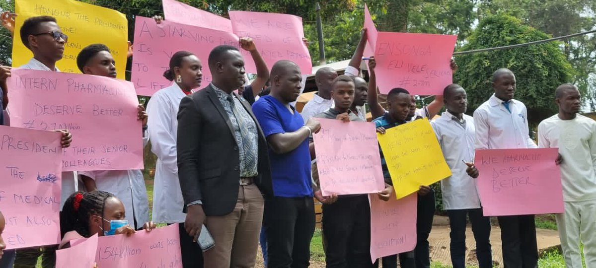 muzukuluDr's tweet photo. 3 working days to have our issues addressed; we’ll serve only in emergency departments from midnight 7th Nov 2022. #Disparities in pay for Pharmacists, Midwives and Nurses #Delayed Allowances @nbstv @ntvuganda @KagutaMuseveni @MinofHealthUG @mofpedU @JaneRuth_Aceng @DianaAtwine https://t.co/qs4lULNkNI