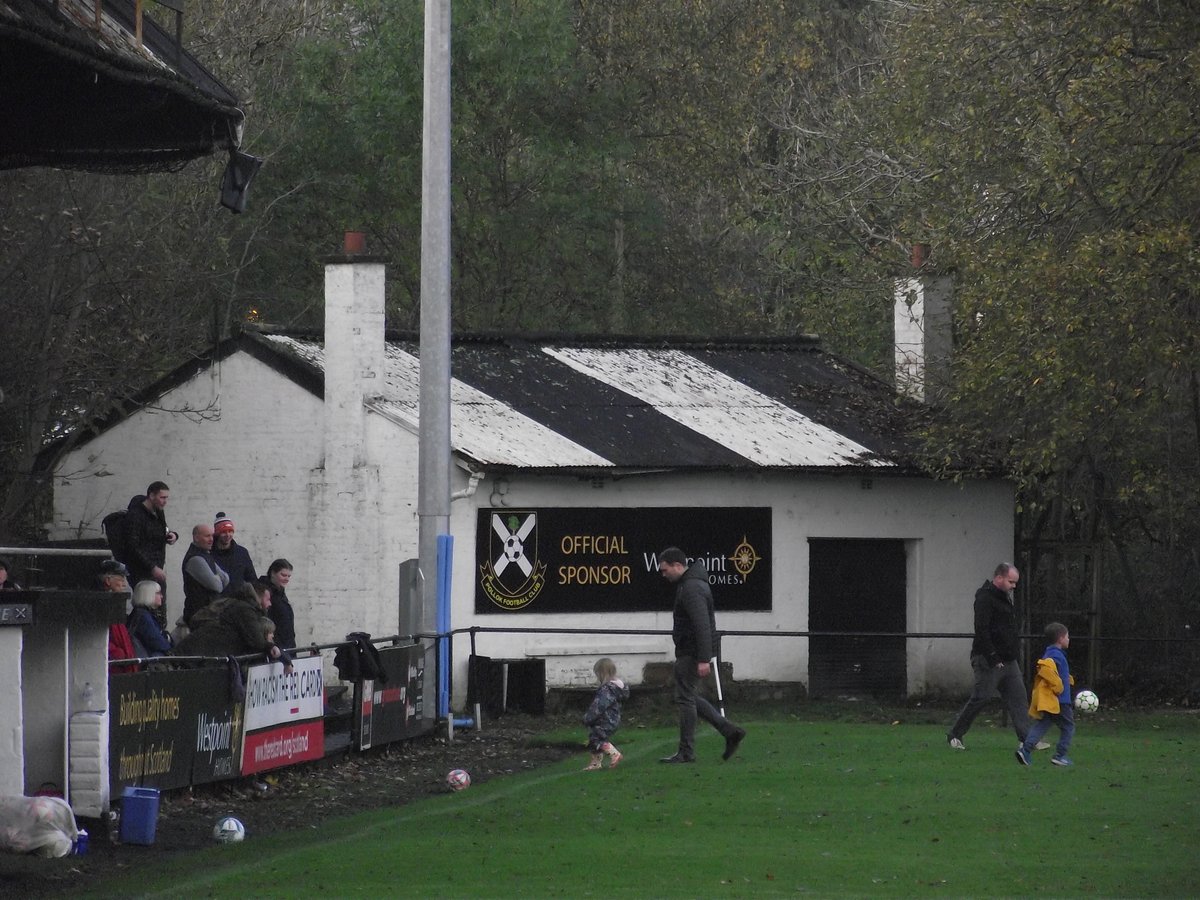 FitbaReal's tweet photo. Mysterious shed at Newlandsfield. I asked an older Pollok follower what it was for, and he didn't know. Not sure he'd ever noticed it before. https://t.co/OvgEoKPSCG