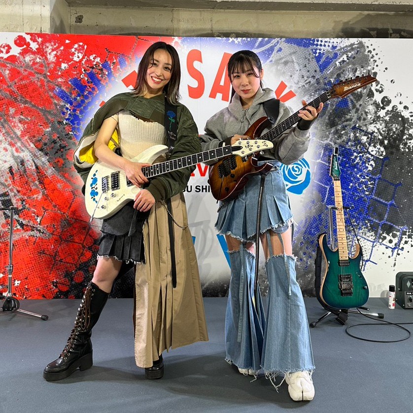 D_Drive_Yuki's tweet photo. 改めまして昨日の西武渋谷店さんでのAwesome Liveありがとうございました!
Li-sa-Xちゃんとの初生ライブ本当に楽しかった😍
トークや写真撮影会も面白かったです😁
めぐさんのブランドKANAMEとデザイナーDAE CHEONG KIMさんが初コラボした衣装も着させていただいて嬉しかったです! https://t.co/V7eXYZX4t2