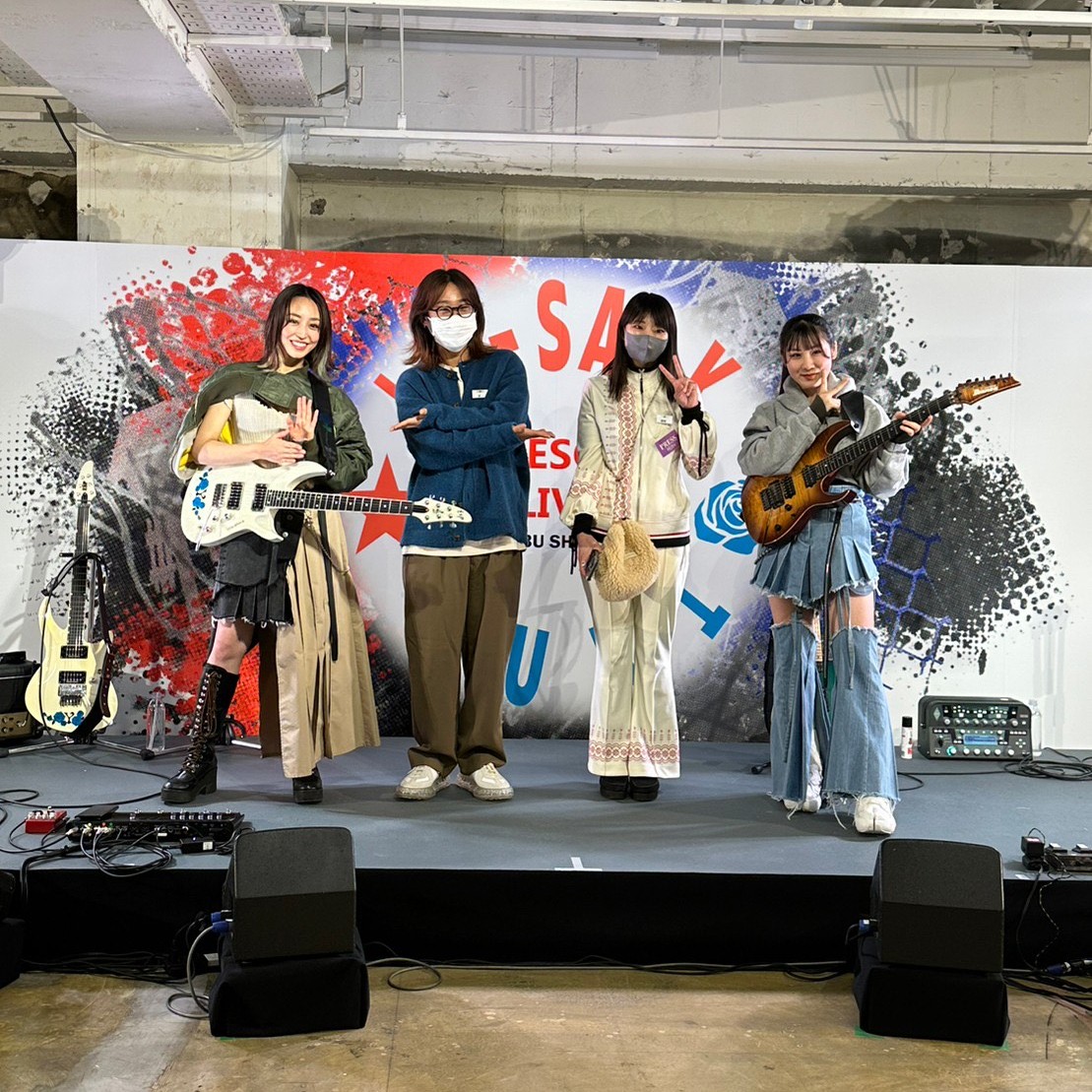 D_Drive_Yuki's tweet photo. 改めまして昨日の西武渋谷店さんでのAwesome Liveありがとうございました!
Li-sa-Xちゃんとの初生ライブ本当に楽しかった😍
トークや写真撮影会も面白かったです😁
めぐさんのブランドKANAMEとデザイナーDAE CHEONG KIMさんが初コラボした衣装も着させていただいて嬉しかったです! https://t.co/V7eXYZX4t2