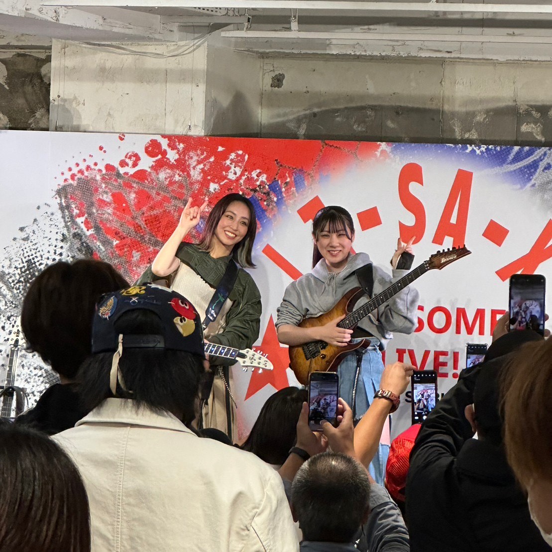 D_Drive_Yuki's tweet photo. 改めまして昨日の西武渋谷店さんでのAwesome Liveありがとうございました!
Li-sa-Xちゃんとの初生ライブ本当に楽しかった😍
トークや写真撮影会も面白かったです😁
めぐさんのブランドKANAMEとデザイナーDAE CHEONG KIMさんが初コラボした衣装も着させていただいて嬉しかったです! https://t.co/V7eXYZX4t2