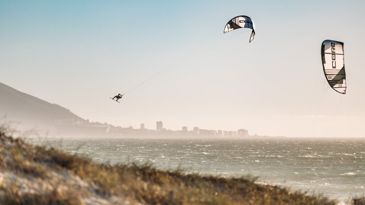 corewatersport's tweet photo. On a rocket ship to Mars ๐๐ฝ
#GOKITING
๐ @janek.world
๐ท @thomasburblies
๐ Bloubergstrand, Cape Town, South Africa
#corekites #xr7 #skyscraper #capetown #southafrica #kitesurfing #kiteloop #megaloop #kiteboarder #kiteboarding https://t.co/VRlKln2RPV
