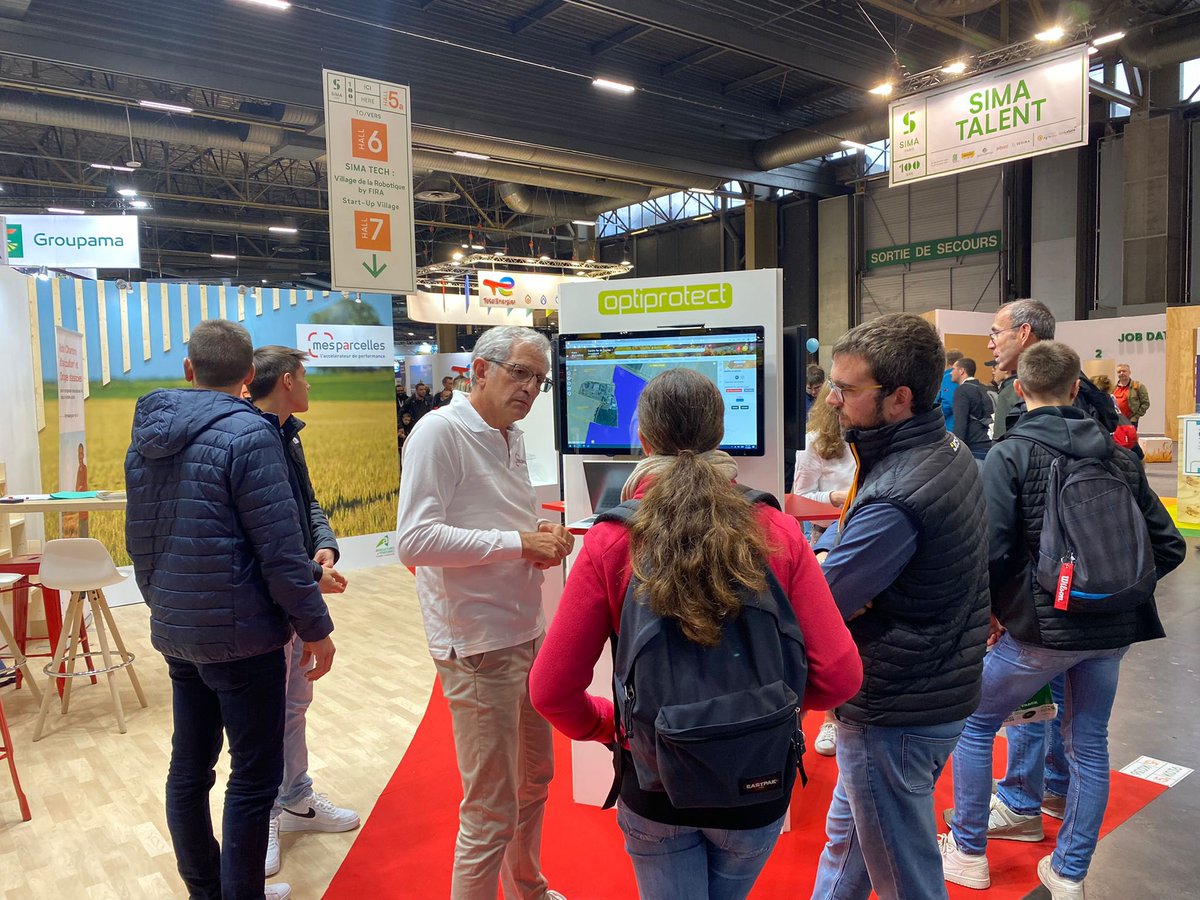 ChambagriFrance's tweet photo. ❓Vous souhaitez découvrir une solution de gestion en ligne des parcelles agricoles ? Ou différents outils d’aide à la décision (OAD) ?

👥 Venez découvrir #MesParcelles et les services connectés sur notre stand au #SIMA2022 (K036 - Pavillon 5A).

💻 Des démos vous attendent 👋 https://t.co/uBPz7YhBT3