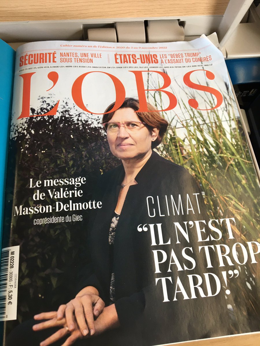 sophie_bussiere's tweet photo. [Train 📖] Bon article @lobs sur @valmasdel, qui évoque son engagement considérable pour la vulgarisation des données  scientifiques sur le #climat. 🙏 « C’est aux politiques de porter la charge mentale de la lutte contre le réchauffement climatique, pas aux scientifiques ».👍 https://t.co/TCd0GJK8cI