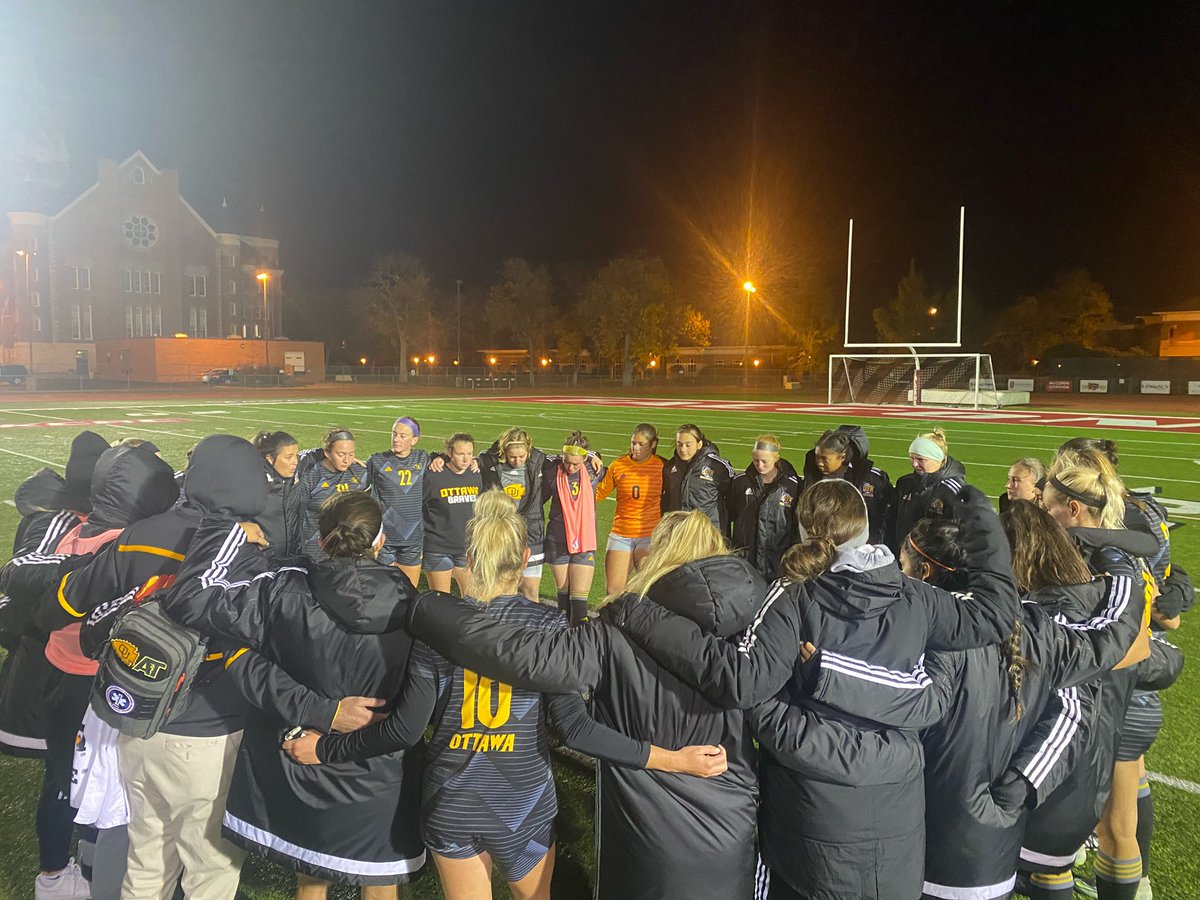 CandiceFabry's tweet photo. Only way through is together. 
And that, we did. 
💛⚽️🖤

@ottawawomensoc https://t.co/jWrbzrxogm