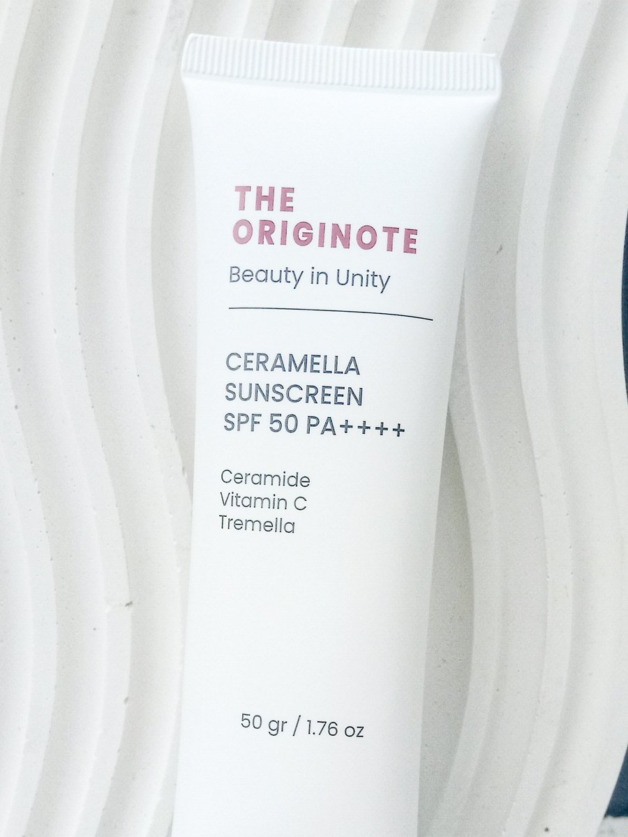 muslimdrmwn's tweet photo. Siapa yang suka ngeluh kalo harga sunscreen mahal? Yuk sini kumpul🙋
@theoriginote datang membawa solusi sunscreen murah meriah tapi kualitasnya gak murahan!

Introduce you;
The Originote Ceramella Sunscreen SPF 50 PA++++
#TheOriginote #Sunscreen #RacuninSkincare #DarmaReview https://t.co/53BQ5zQu9P