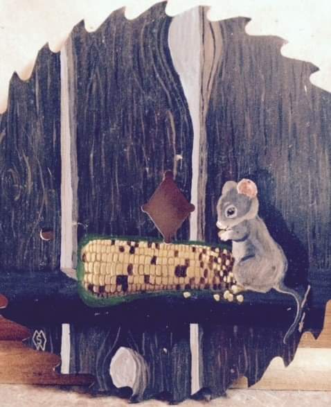 This is my painting of a mouse eating corn in the corn crib as painted on a saw blade.   fineartamerica.com/featured/mouse… 
#mattstarrfineart #mouse #mice #corn #corncrib #farm #cute #miceofinstagram #rodent #art #fancymice #rat #mousegaming #animals #love #pet #barn #barns