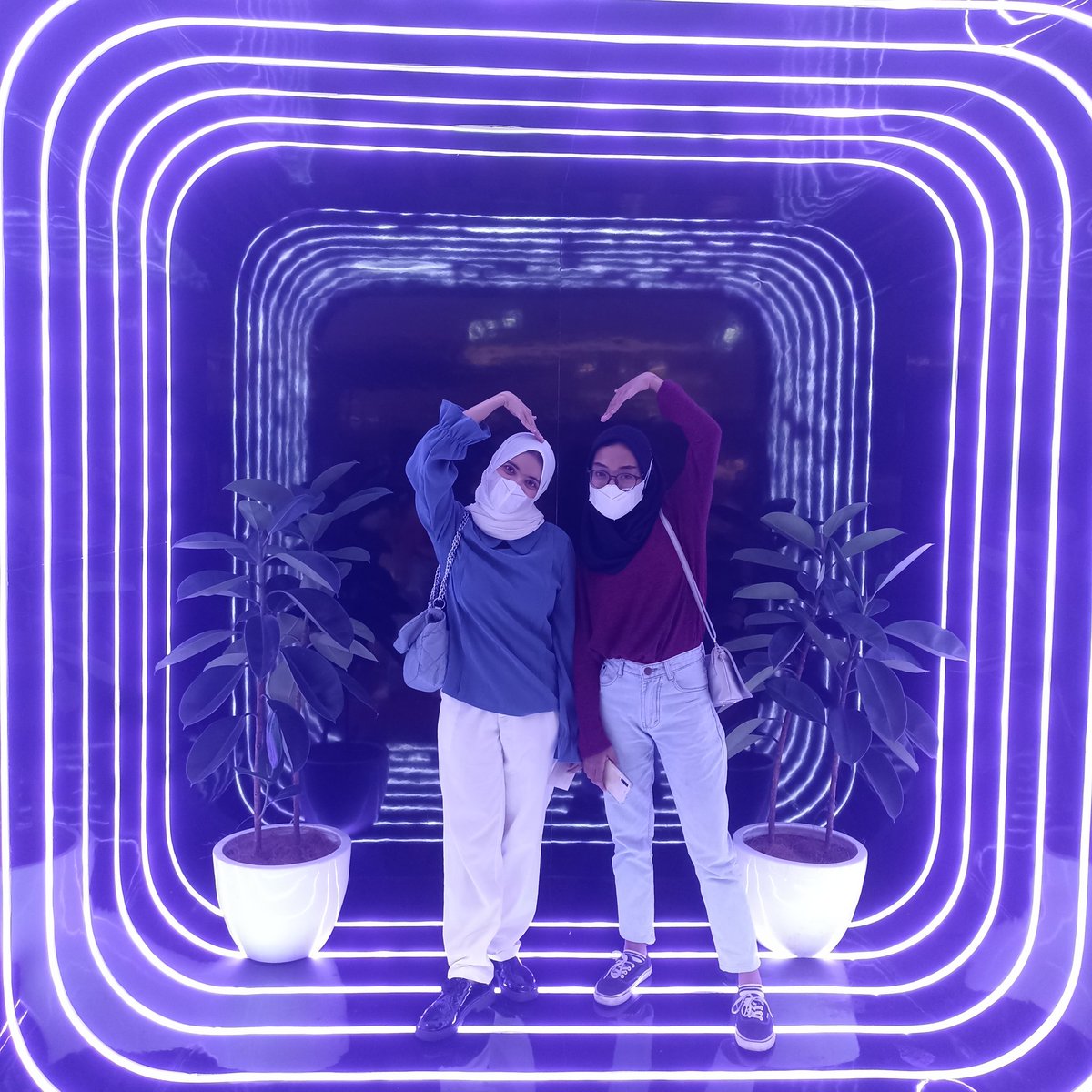 kyuniverseu's tweet photo. hari ini ngedateee sama @skyunario 🤩❤️ dalam rangka dirgahayu suami dan cowok kita bersama alias sangyeon changmin! 🥳🎁 see you next timeee pas anniv yay!

#QandalionDay #DearMySangFrame https://t.co/CxgDP72HaB