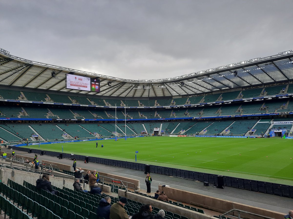 Inside the game. Muy contentos de estar en Twickenham para ver <a href="/EnglandRugby/">England Rugby</a> v <a href="/lospumas/">Los Pumas</a>. #rugby #AutumnNationsSeries