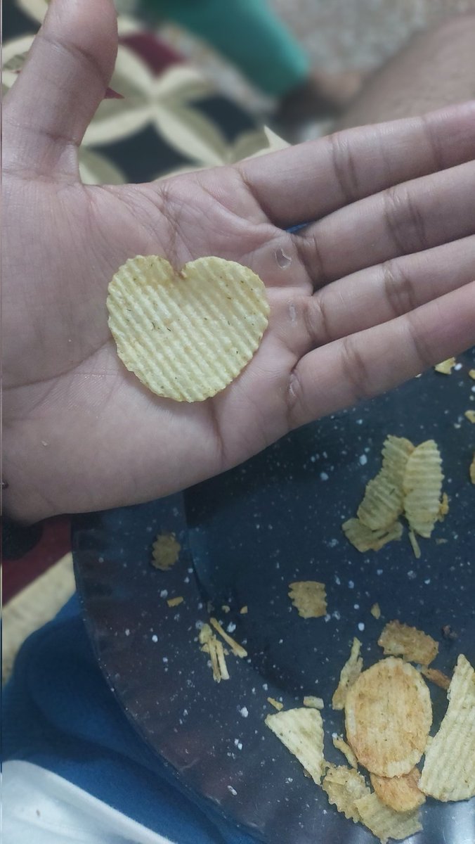 Rv_dayal's tweet photo. That's why I love ❤️ #lays 
#NFT #DigitalRupee #cryptocurrecy #chitos #Nachos https://t.co/OswnRBujPr