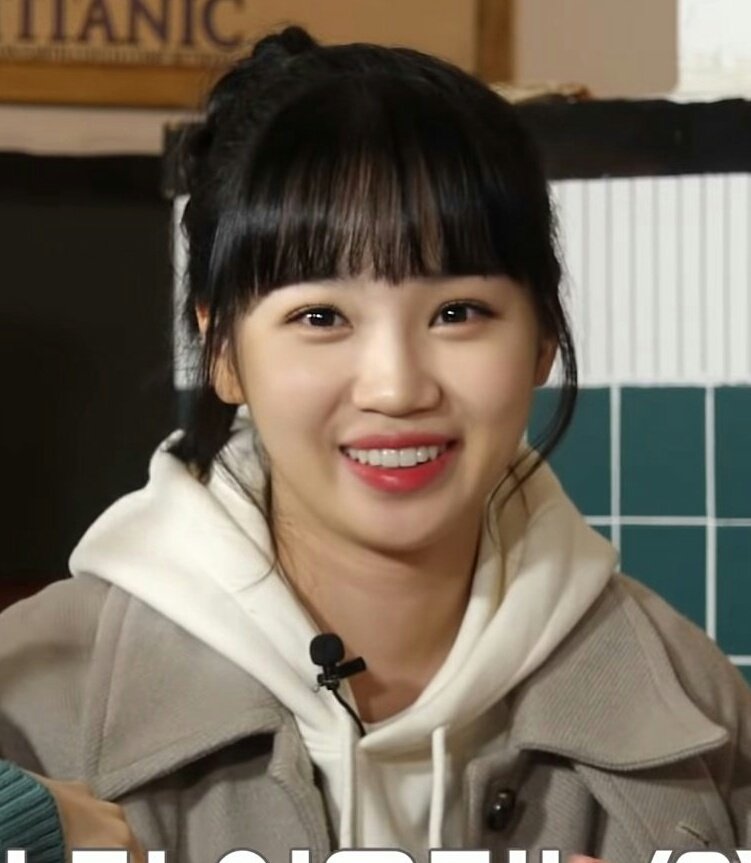 squishychaewon's tweet image. twinz 😭