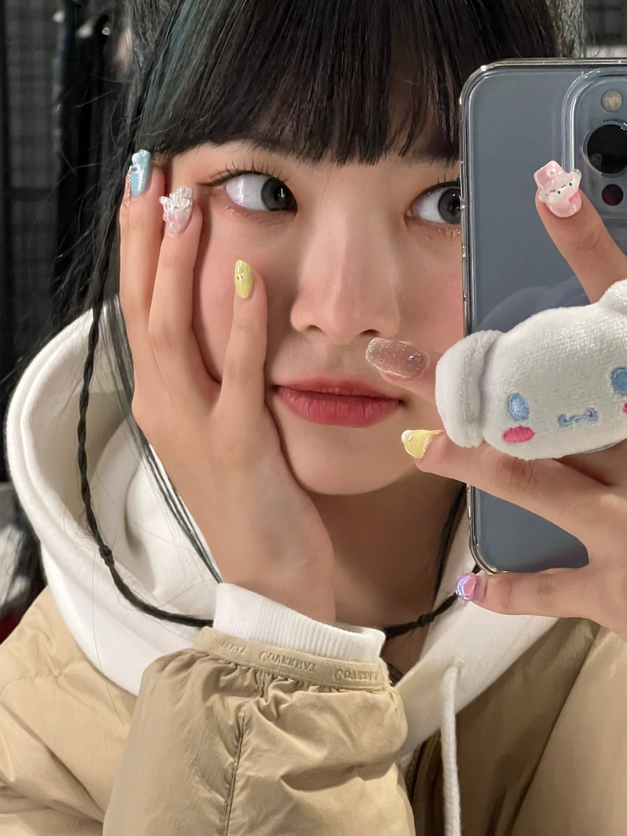 squishychaewon's tweet image. twinz 😭