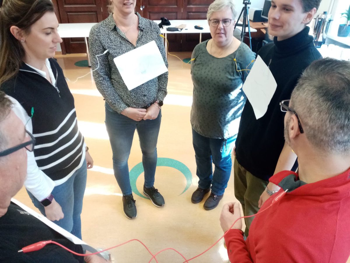 CodingDeptSTJ's tweet image. Looking forward to welcoming our partner students from Poland and Leeuwarden to Ireland at the end of the month 🇮🇪 🇵🇱 🇳🇱 to record the wonderful STEM lessons we have been creating 🧬🎭🧪 #I-STEM #MakeSTEMFun @EUErasmusPlus @stjosephsrush