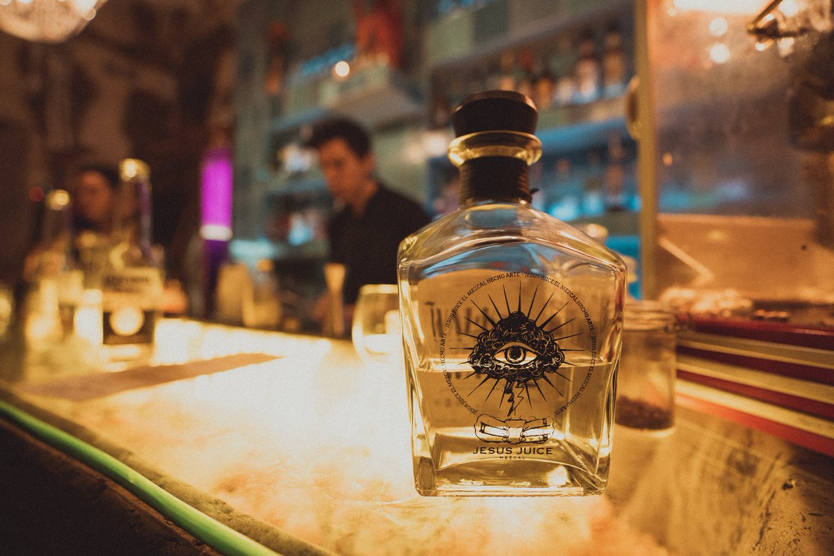 jesusjuicemex's tweet photo. Hola Cardano Familia! 
We had an exciting week full of festivities, Mezcal and celebrations 🎃🇲🇽🥂
 
There is new content and updates coming soon for the JJ fam 👀 we have had an amazing response to the Mezcal and can't wait for our international community to receive their juice! https://t.co/dcJxNh9C3v