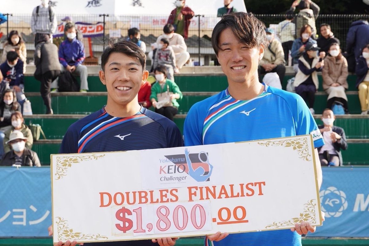 imamura_1123's tweet photo. 慶應チャレンジャー🇯🇵

ダブルス準優勝🥈
シングルス一回戦

ダブルスで決勝戦まで勝ち進むことができました！
ペアの藤原くんありがとぉ〜🤙
大会を運営してくれた学生のみなさん、3年ぶりの開催で大変やったと思いますが、温かい大会を作ってくださりありがとうございました！
#慶應チャレンジャー https://t.co/tlHAMmxbxW