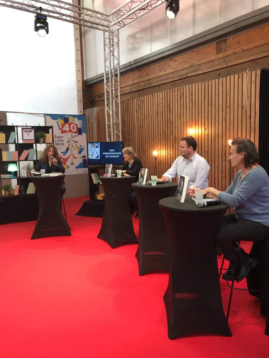 Des personnages de roman au forum des lecteurs ⁦<a href="/FoirelivreBrive/">Foire du livre de Brive</a>⁩ ⁦<a href="/LesEscales/">Éditions Les Escales</a>⁩ ⁦@editionsphebus⁩ ⁦<a href="/EditionsHO/">Éditions Heloïse d’Ormesson</a>⁩  avec Catherine Bardon, Françoise Cloarec et Jean Michelin présenté par ⁦<a href="/karinepapillaud/">Karine Papillaud</a>⁩