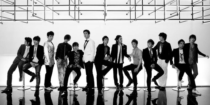 albee_zu's tweet photo. HAPPY 17th ANNIVERSARY!! No matter what happen, they have a place in my heart... They are my home.. My family.. #슈퍼주니어 #슈주_17주년_순간이_아닌_영원 @SJofficial 🎉🎉🎇🎇 https://t.co/p74WClUmbe