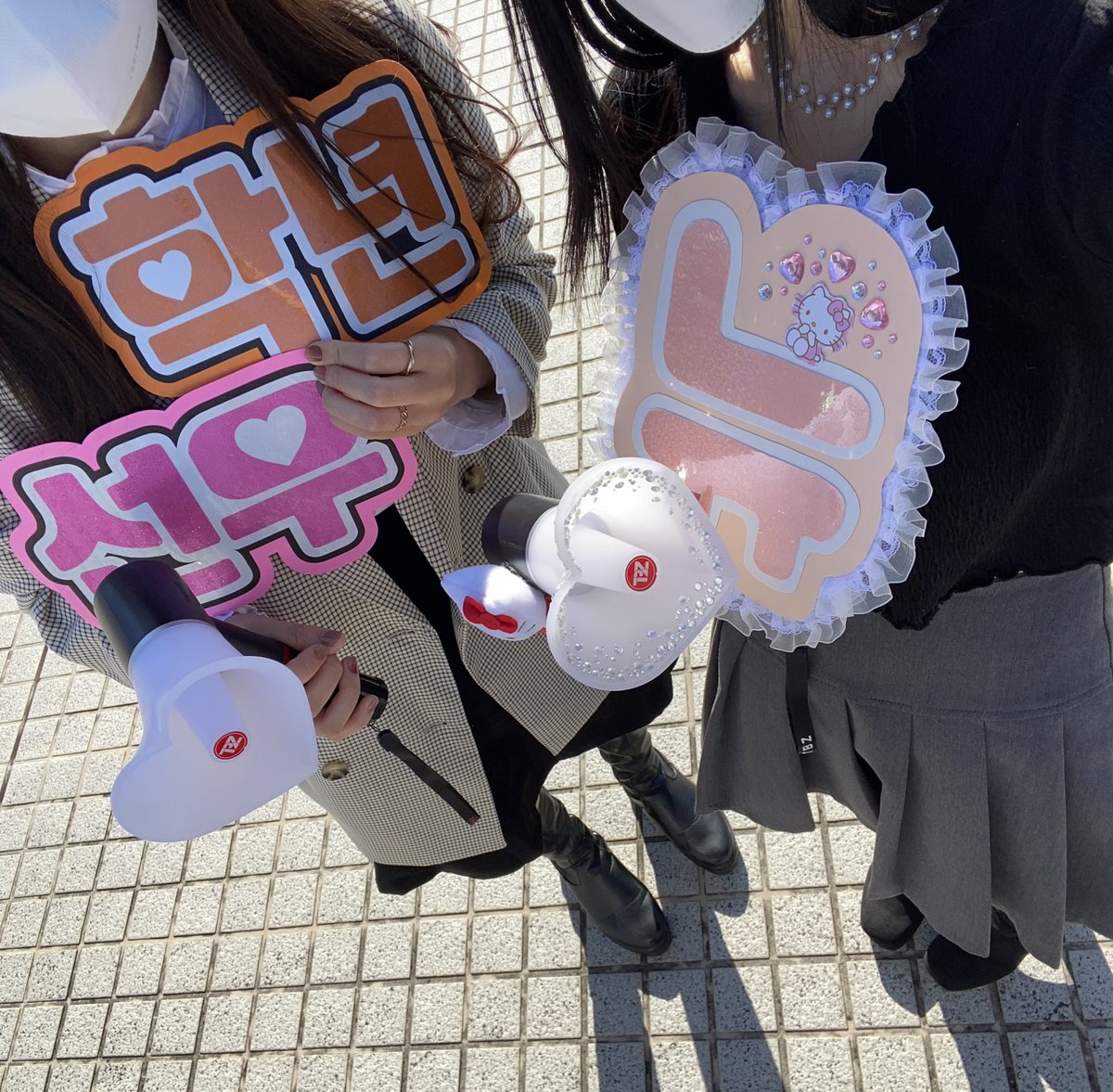 han__sunwoo126's tweet photo. 花道真横は大当たりすぎてドキドキ止まらなかったヨ🥹🤍
踊ったりしてる推し達を、あんなに近くで見れてかっこよすぎてずっと泣きそうだった笑
真ちゃんこれからも相棒よろしくね！！！😚
やっぱりドボが大好きだあああ！！！ https://t.co/MbBOP2TPjf