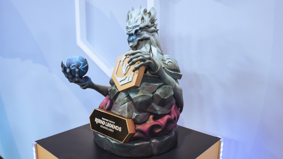 We are truly blessed to be able to host such an amazing event in the studio with an incredible team that is giving 100% themselves to deliver you the best #TFTRisingLegends Finals experience.

Stage 🤯
Trophy 😍
Style 🥰

📺 Countdown started! Join now: twitch.tv/teamfighttacti…