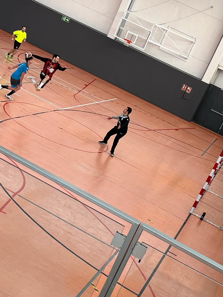 BalonmanoIrunea's tweet photo. Victoria 33-27 frente a un joven y batallador @BalonmanoNoain 

5 jornadas 🤾‍♂️
4 victorias ✅
1 derrota. ❌
Poco a poco cogiendo el ritmo de competición 💪 

Semana que viene buena piedra de toque frente a @CDErreka 

#goiruña
#Balonmano 
#eskubaloia https://t.co/DI0i4Vc5jS