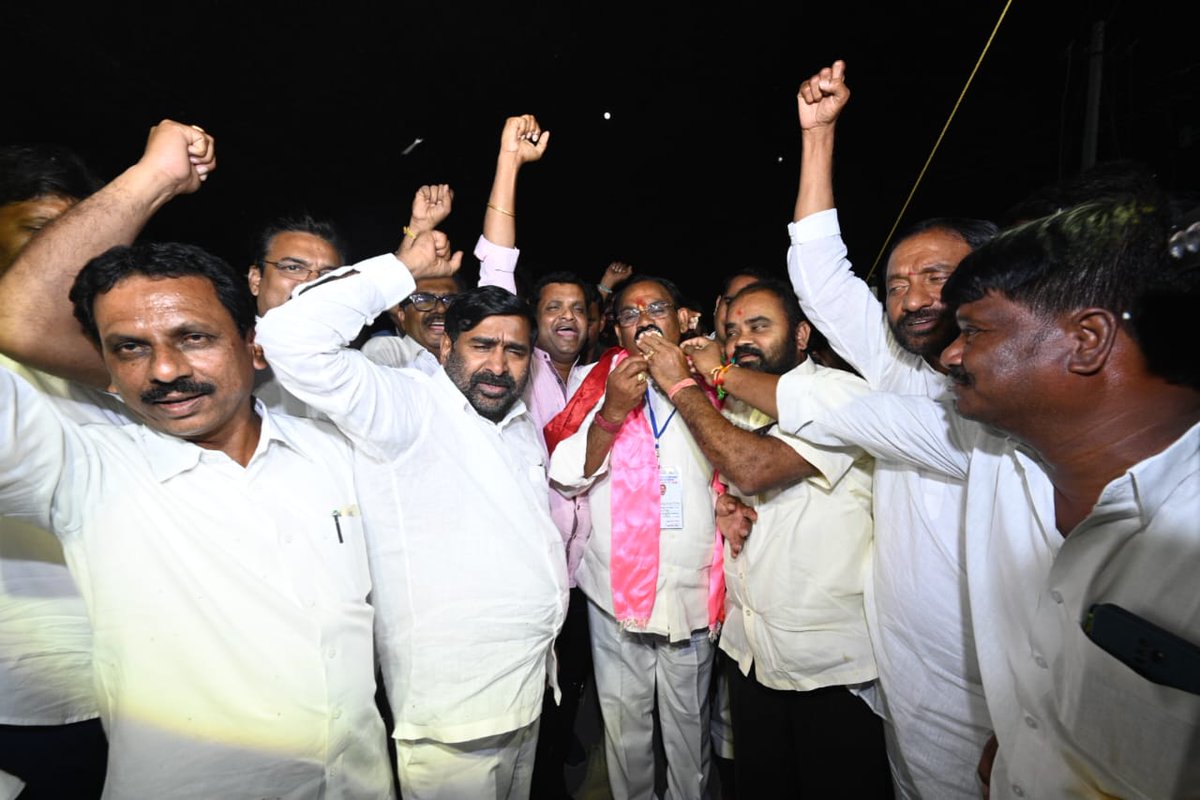 DrGadariBRS's tweet image. మునుగోడు ఉప ఎన్నికలో ఘన విజయం సాధించిన టీఆర్ఎస్ పార్టీ అభ్యర్థి శ్రీ @Koosukuntla_TRS గారికి శుభాకాంక్షలు 💐

#MunugodeWithTRS