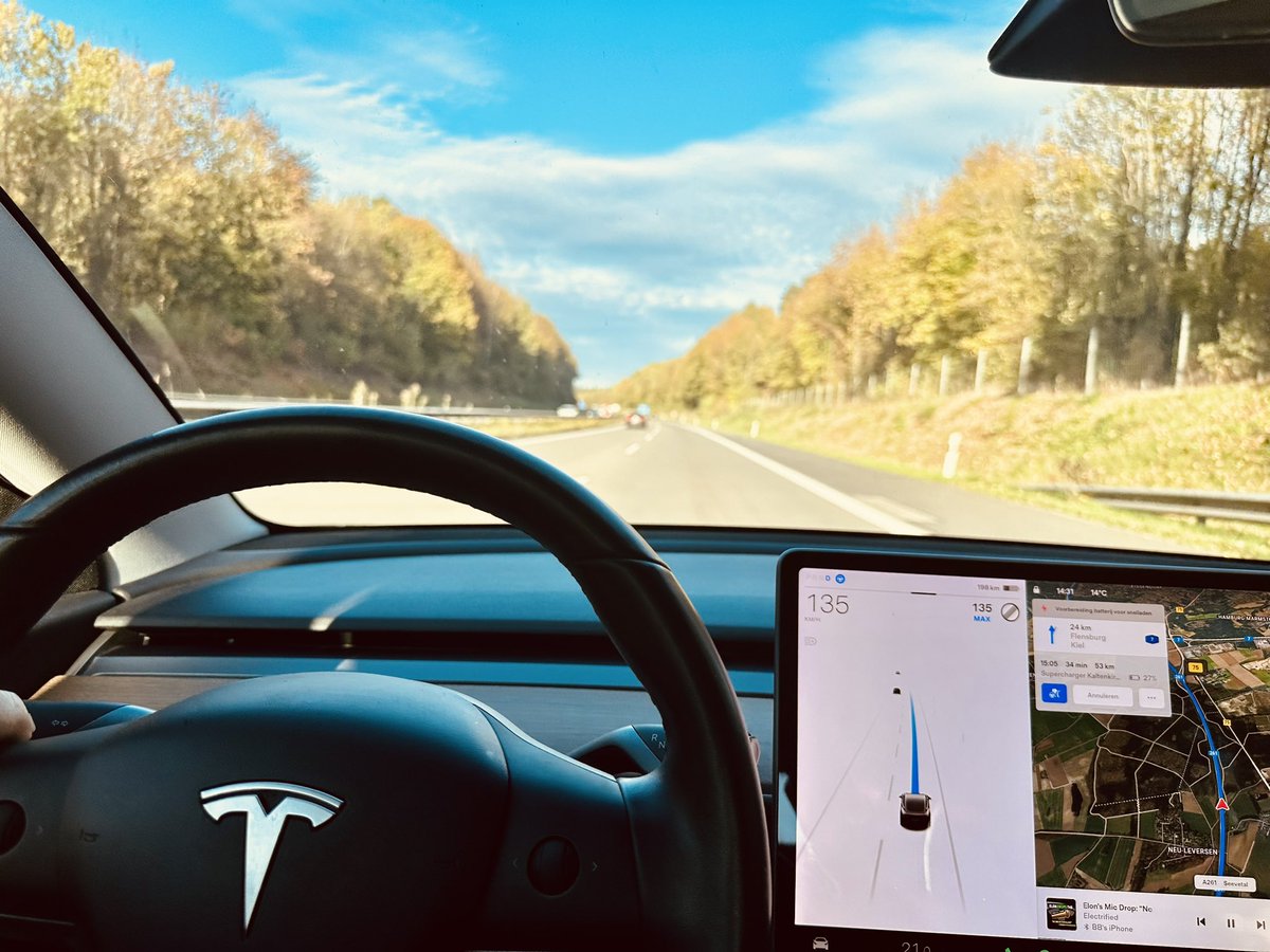 On my bi-weekly 2400km vv @tesla commute (Netherlands<->Scandinavia) through sunny ☀️🌳🍁autumn Germany #teslaroadtrip hoping to test #FSD beta here in Europe soon