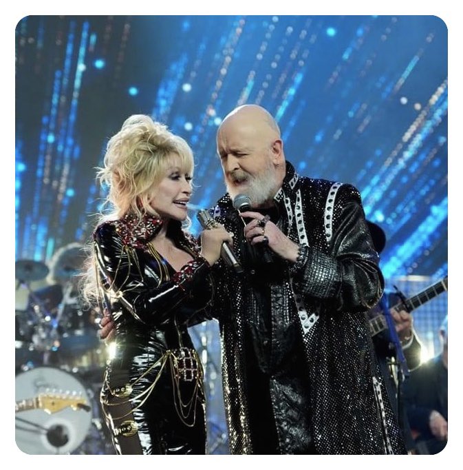mitchlafon's tweet photo. We don't need, no
No no no parental guidance here

Dolly &amp; Rob last night at the ROCK AND ROLL HALL OF FAME! 

#RockAndRollHallOfFame #USA https://t.co/Ea7pULjn1Z