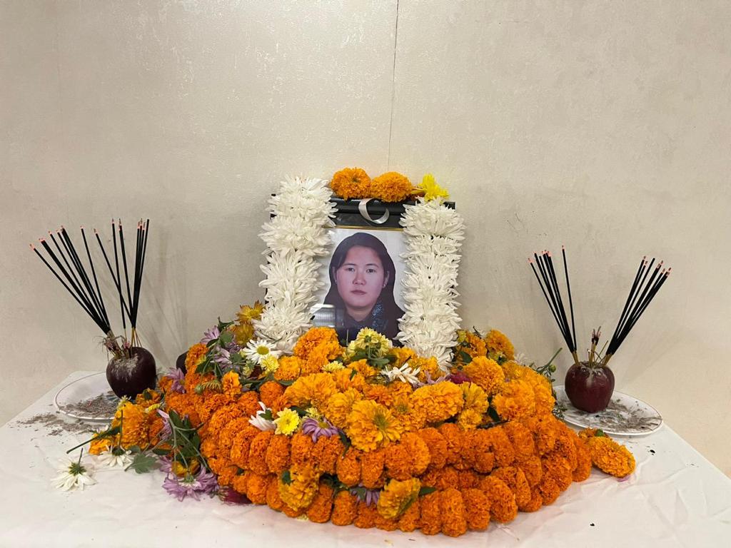 MofaNepal's tweet photo. परराष्ट्र मन्त्रालयकी शाखा अधिकृत स्व. आस्था सुब्बाको २०७९ कार्तिक १७ गते भएको असामयिक निधनप्रति गहिरो शोक व्यक्त गर्दै वहाँको आत्माको चीर शान्तिको कामना गर्न परराष्ट्र मन्त्रालयमा आज एक श्रद्धान्जली सभाको आयोजना गरियो। https://t.co/cuW8O2YEI8