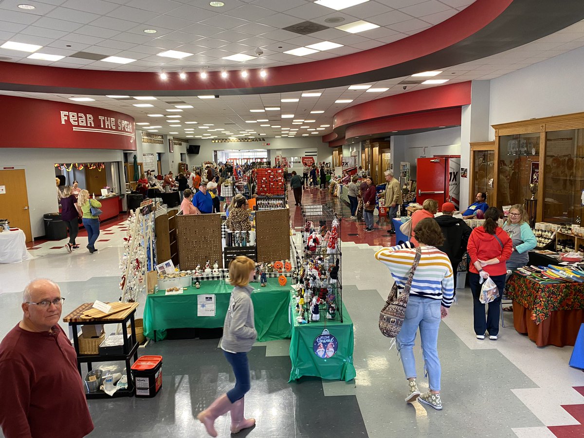 FHSParentsClub's tweet photo. So many vendors!  So many great items!  We’re open from 10 AM to 3 PM today!  Grab lunch while you’re there! https://t.co/0VcGQwmkGf
