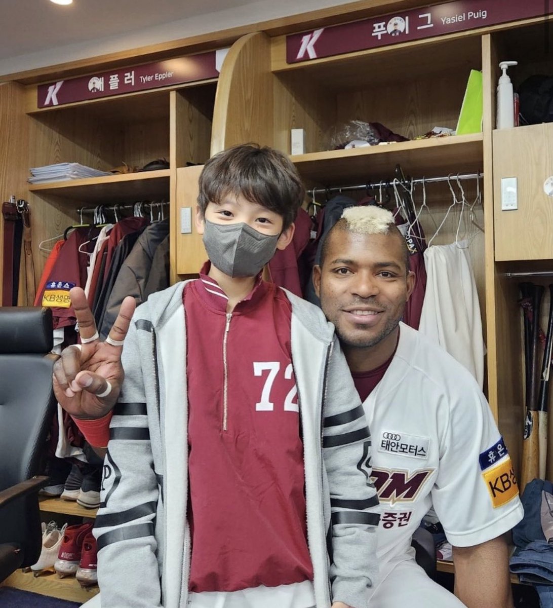 bokbok_k's tweet photo. 😆ㅐ플러

푸😬ㅣ그

😎
 ㅛ 키시 https://t.co/a3X61QSQb5