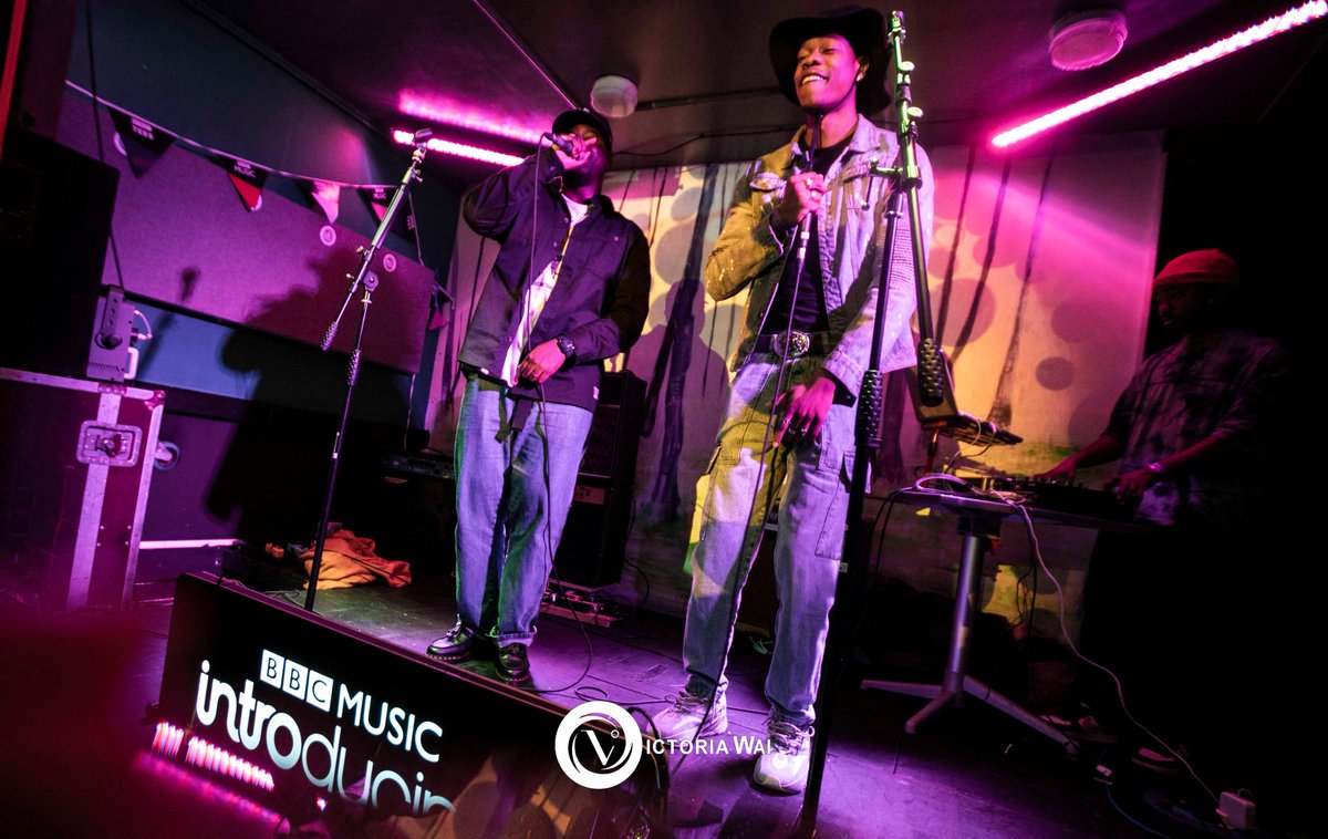 _victoriawai_'s tweet photo. #AboutLastNight

Thank you so much @shakkmusic for inviting me down and looking after me at @NewsTMA The Green Room for #IntroTees @bbcintroducing #IntroducingLive event with @ConwayEve, Rame Kari, @CollectorsBand and @sisixofficial 

The future of music coming from Teesside is❤️‍🔥 https://t.co/L6bWINtEIs