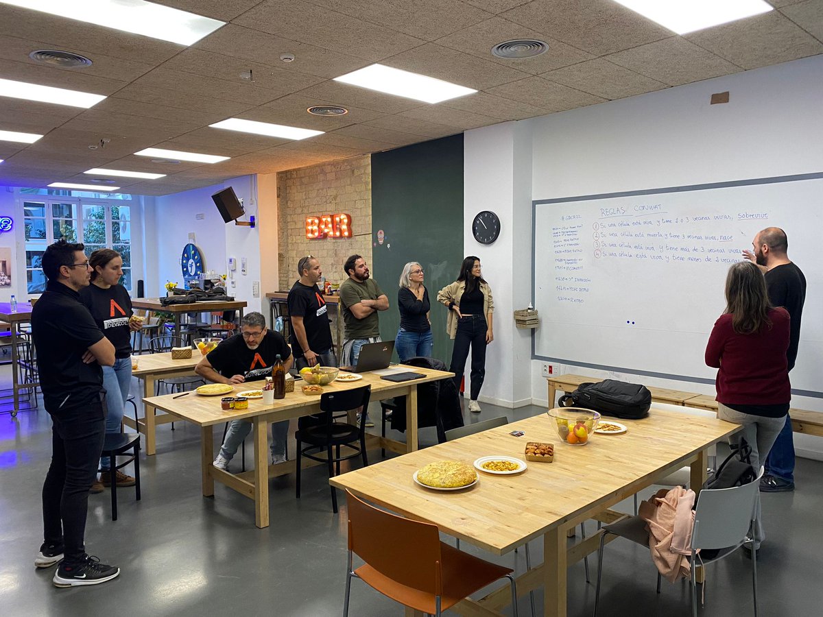 ZeroLiveDev's tweet image. #gdcr2022 que se monto en Valencia por @devscola en @FlywireEng Fue muy divertido. Programamos, hablamos, comimos y conocimos a la gente de @AlicanteSwCraft con una conexión en directo ;P