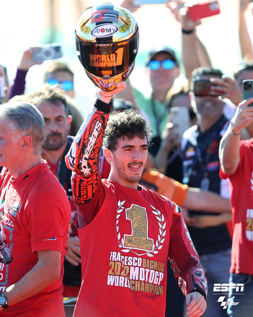 MotoGP_ESPN's tweet photo. ¡#MotoGP tiene un nuevo campeón! Pecco #Bagnaia hizo historia grande. 😍🔥

#MotoGPxESPN https://t.co/06sUCY284X