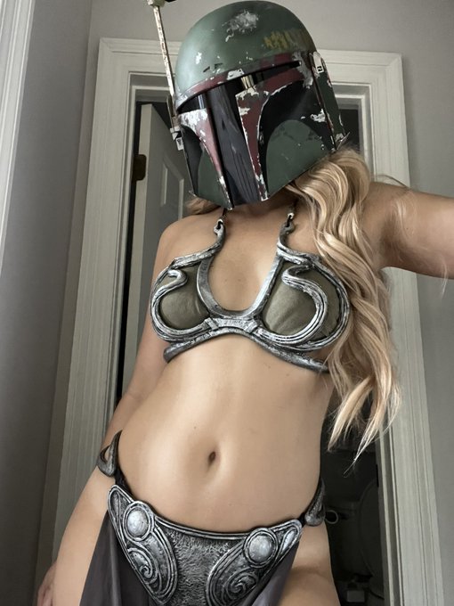 It&rsquo;s #slaveleia Sunday. You come here often? https://t.co/SmkGG1LLwk<a href="/tag/slaveleia"class="tags">#slaveleia</a>