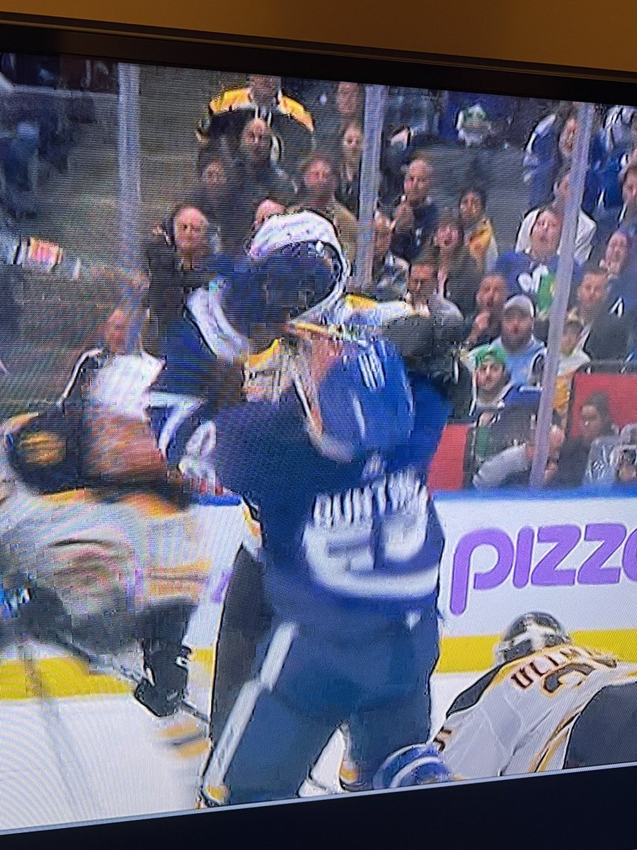 Roland27's tweet photo. @MapleLeafs This should of been a major penalty last night . Sorry for the bad screen grab. https://t.co/p5pHIOzoeo