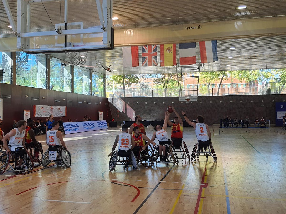 EFE Deportes (@efedeportes) on Twitter photo 🇪🇸 España, campeona invicta de la Copa de Naciones de baloncesto en silla
🏀 El MVP del torneo fue Ignacio Ortega (España), que también formó parte del quinteto ideal del torneo.
📸 <a href="/ramleyvadavid/">David Ramiro Leyva</a> 🇪🇸 España, campeona invicta de la Copa de Naciones de baloncesto en silla
🏀 El MVP del torneo fue Ignacio Ortega (España), que también formó parte del quinteto ideal del torneo.
📸 <a href="/ramleyvadavid/">David Ramiro Leyva</a>