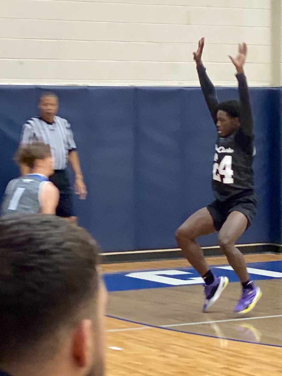 Marlinbball's tweet photo. 🏀1st scrimmages was this Saturday and we battled versus 6A schools Clements & Friendswood High. Games were very competitive,& guys showed determination throughout it all. It’s going to be something to see. Just Witness what happens next. #RunTheSystem
#RelentlessOrganizedChaos https://t.co/Uzsq8KwC7N