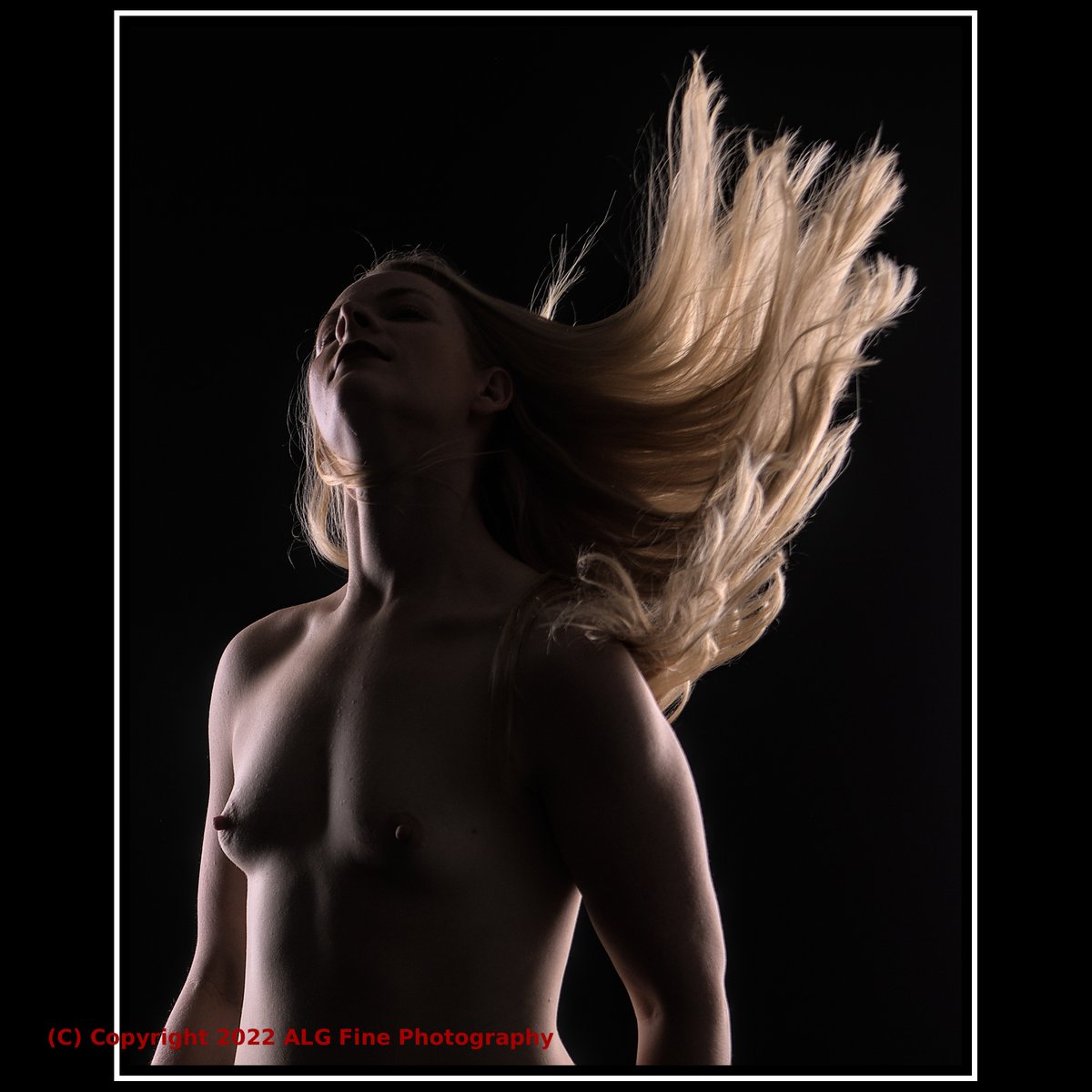 ALG_Fineart's tweet image. Elana in the studio, blonde and beautiful
