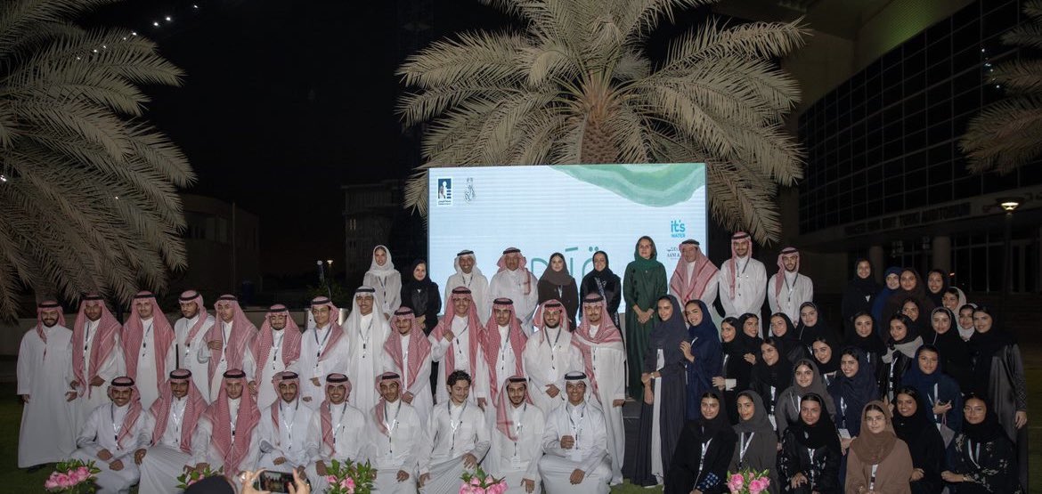 Alfaisal’s Student Affairs | عمادة شؤون الطلاب (@alfaisalaffairs) on Twitter photo اقام نادي ريادة <a href="/AlfaisalRyadah/">Ryadah | ر يـــادة</a> فعالية #قيم بحرم #جامعة_الفيصل بحضور معالي وزير التعليم الاستاذ يوسف البنيان حيث تهدف الفعالية الى التواصل والاستماع للنصائح والقيم والخبرات التي اكتسبها كلاً من…يتبع اقام نادي ريادة <a href="/AlfaisalRyadah/">Ryadah | ر يـــادة</a> فعالية #قيم بحرم #جامعة_الفيصل بحضور معالي وزير التعليم الاستاذ يوسف البنيان حيث تهدف الفعالية الى التواصل والاستماع للنصائح والقيم والخبرات التي اكتسبها كلاً من…يتبع