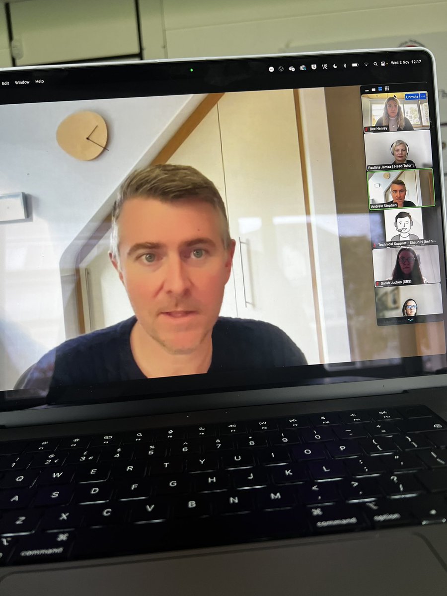 🖥️ Last week we had our 2nd live session with <a href="/AndrewTStephen/">Professor Andrew Stephen</a> <a href="/pauliinajamsa/">Pauliina Jamsa</a> for OXF DIG and it was soo good! 

So much insightful knowledge from these 2 I struggled to take notes as I wanted everything written down! 

Now onto the last 2 modules!